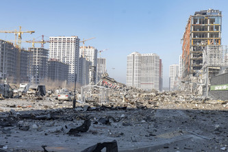 Viele zerstörte Gebäude in der Ukraine.