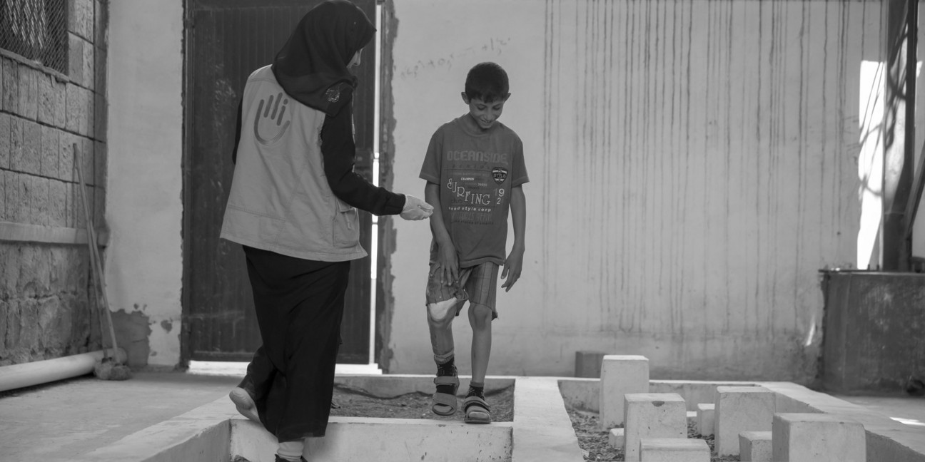 Explosivwaffen-Jemen-Tariq-UEberlebender-grau